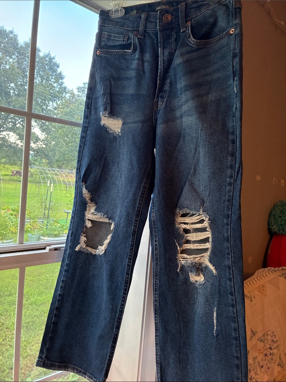 Wild Fable High Waist Straight Distressed Jeans - Sz 4 NWOT